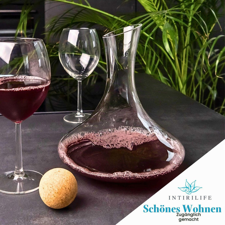 Intirilife Glas Karaffe mit 1.8 Liter für Rotwein mit Reinigungsperlen - Dekantierkapazität 750ml -