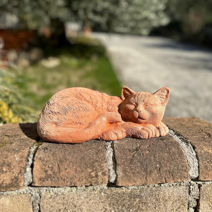 Handgefertigte Katze aus Terrakotta für Gartenmöbel, einzigartige Dekoration, wetterfest (schlafende
