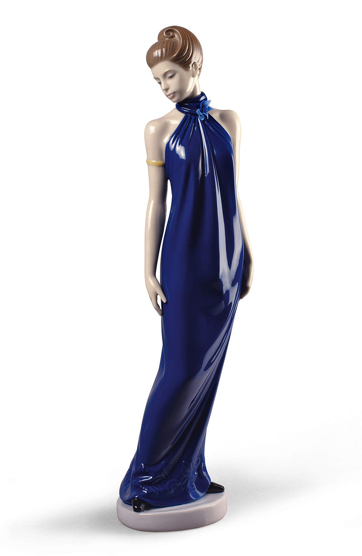 NAO Porcelain by Lladro Elegance (Special Edition) 2001831