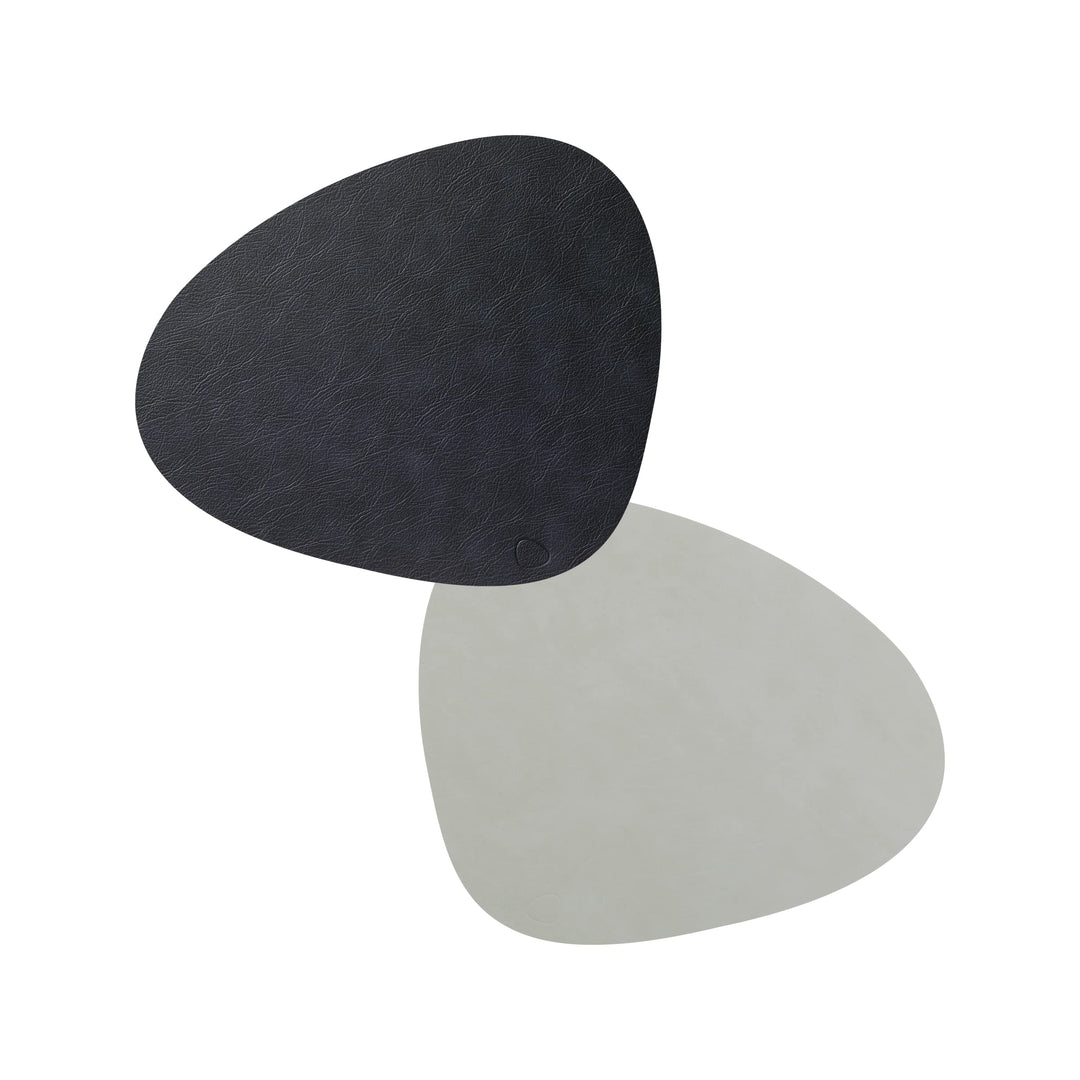 Lind DNA Tischset Curve Double L Recyceltes Leder Cloud/Nupo Schwarz-Metallic, Masse: 37cm x 44cm, 9