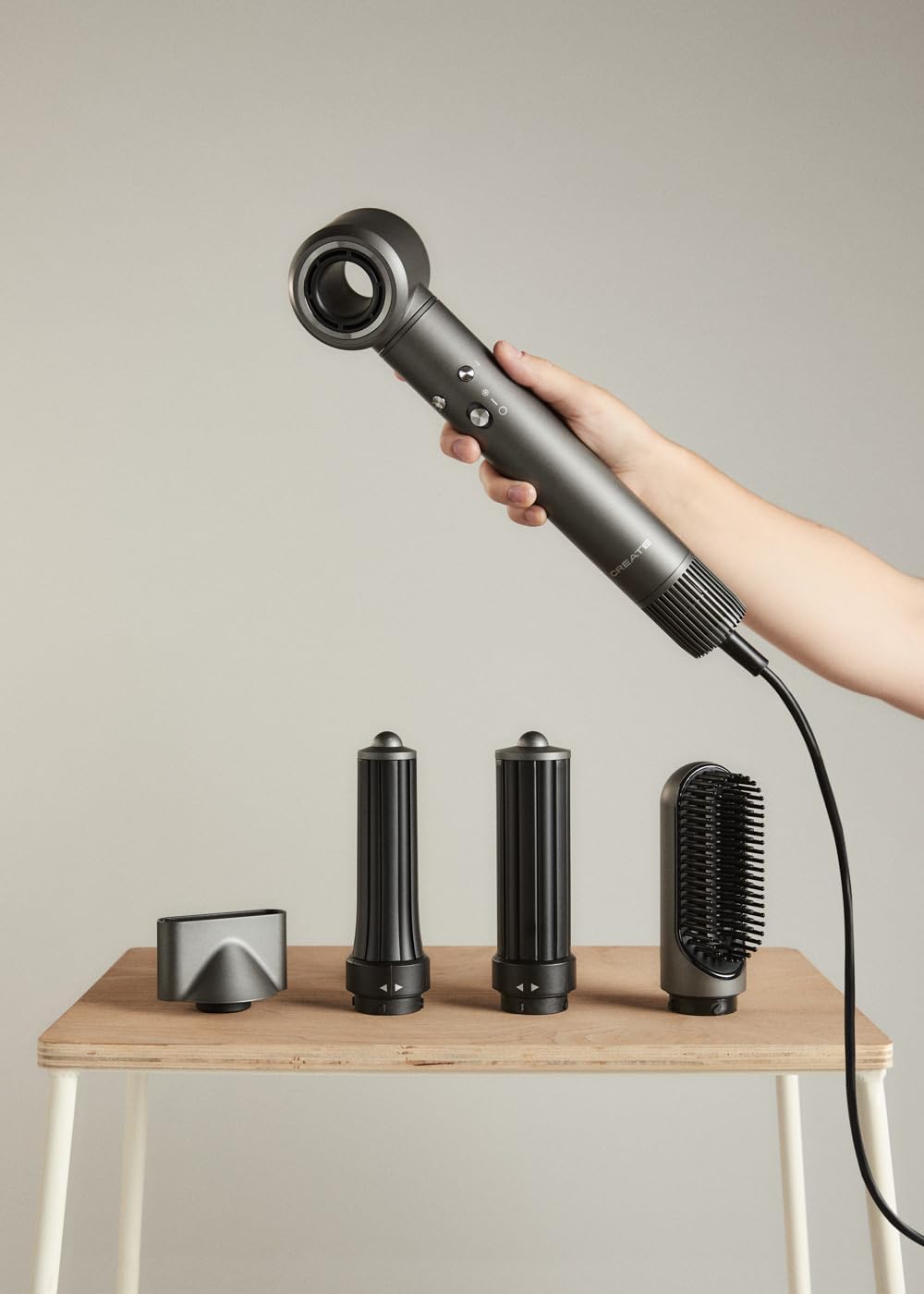CREATE/ION STYLER PRO / 5-in-1-Ionen-Lufttrockner und Stylingbürste Graphit/DC Brushless Motor, 3 Ge