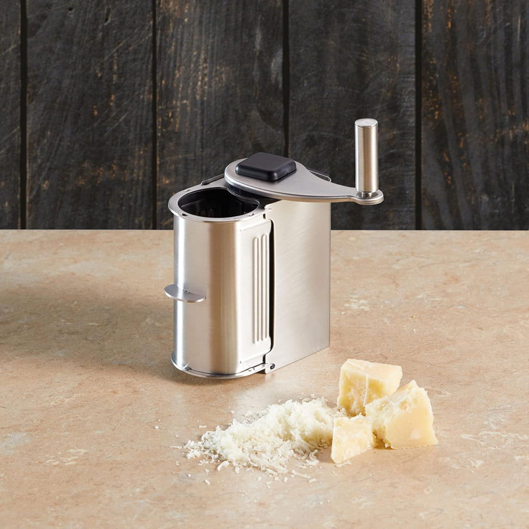 KitchenCraft World of Flavours Italienische Parmesanreibe, Parmesanreibe aus Edelstahl mit leicht dr