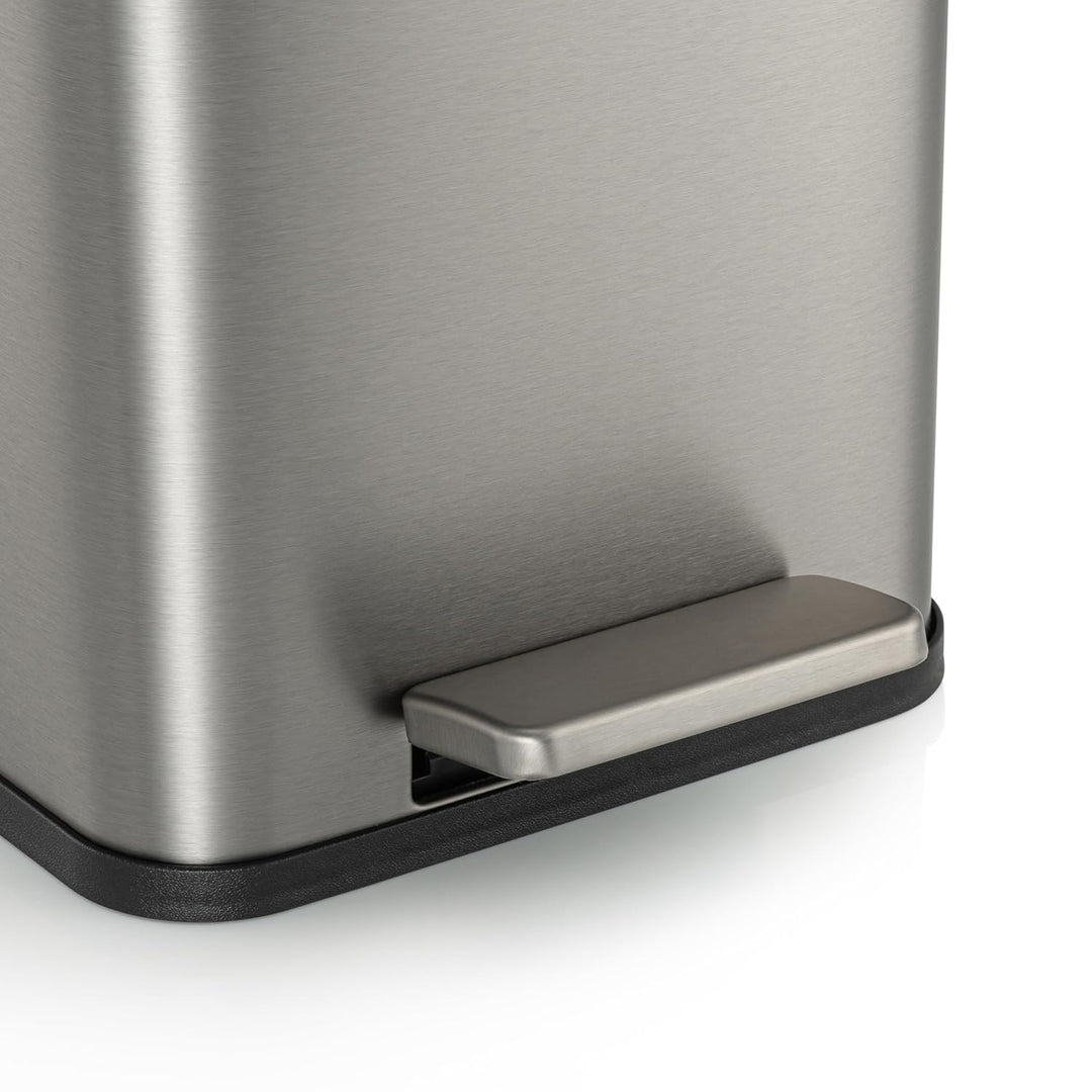 RED FACTOR Schmaler 10L Edelstahl Treteimer für enge Räume – Mülleimer mit Soft-Close-Deckel und her