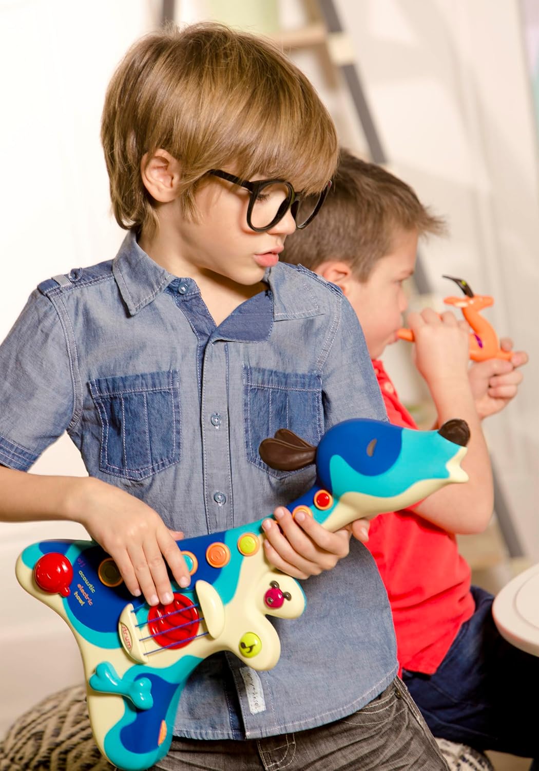B. toys Woofer Kindergitarre – Spielzeug E Gitarre, Instrument mit Liedern, Akustikgitarre und Hunde