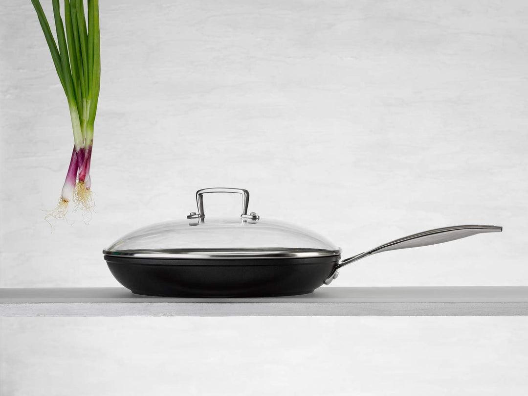 LE CREUSET Aluminium-Antihaft flache Pfanne, Ø 20 cm, Für alle Herdarten inkl. Induktion geeignet, A