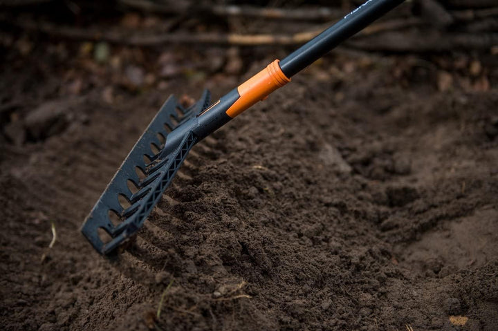 Fiskars Rechen-Kopf, 12 Zinken, Verbindbar mit Fiskars Solid Stiel, Breite: 41 cm, Kunststoff-Zinken