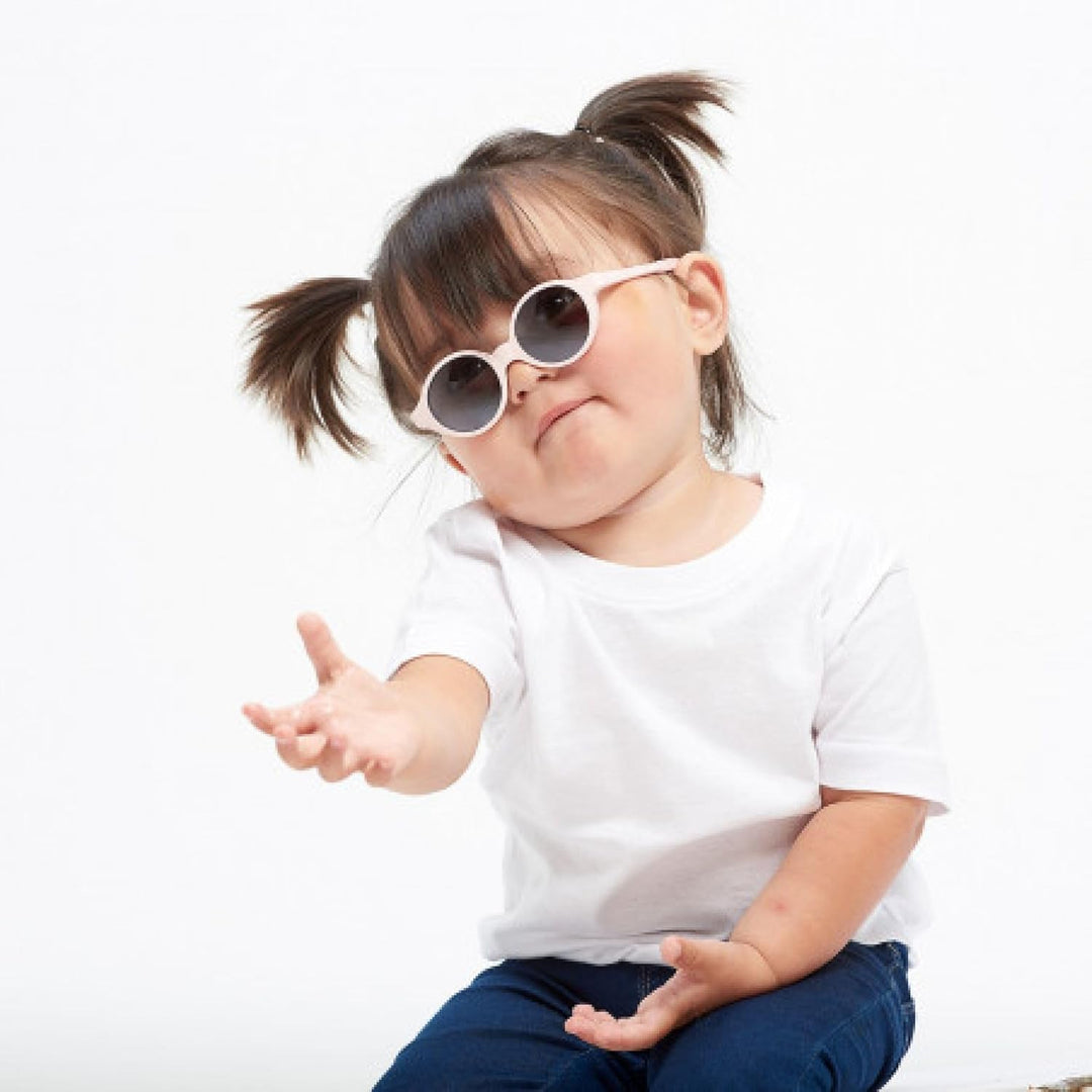 BÉABA, Sonnenbrille für Babys von 9 bis 24 Monaten, 100% UV-Schutz – KAT. 3, Seitenschutz, optimaler