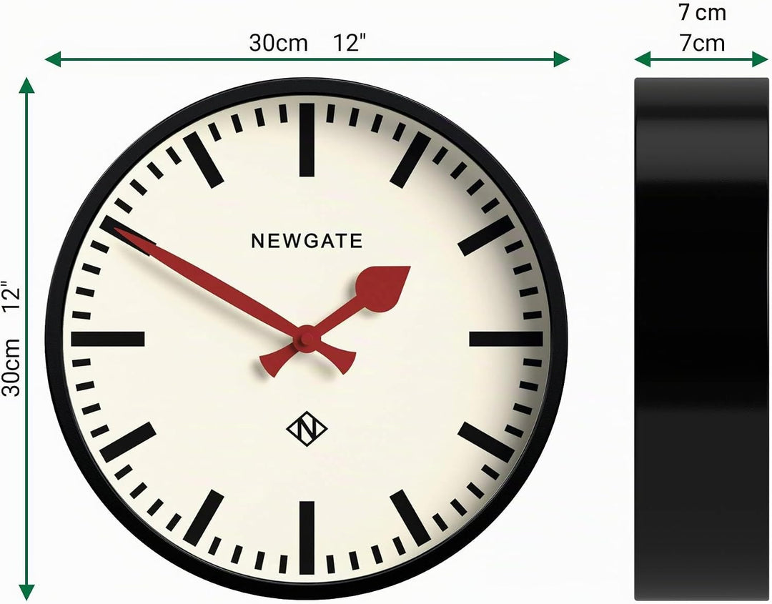 NEWGATE® The Luggage Wanduhr aus Metall Wanduhren - Designer Bahnhofsuhr - Perfekt als Küchenuhr - B