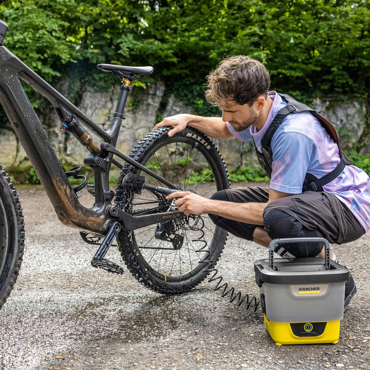 Kärcher Mobile Outdoor Cleaner OC 4 + Bike Kit, Fördermenge: 2 l/min, Gewicht: 3,1 kg, Wassertank: 8