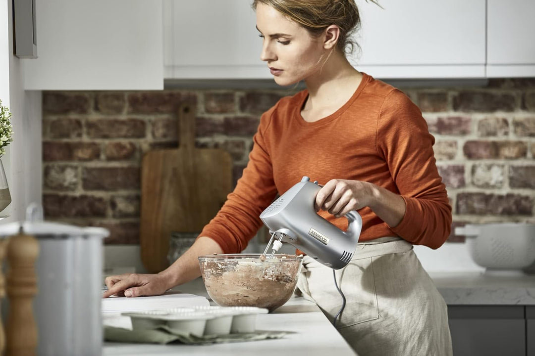 KENWOOD HMP30.A0SI Handmixer 450W 5 Geschwindigkeiten + Turbo - Schneebesen - Kneter - silberner Kun