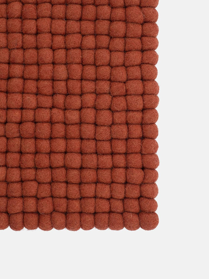 myfelt Filzkugel-Sitzauflage Stuhlauflage - Lora - quadratisch, 36x36 cm, Rostrot, Rostrot