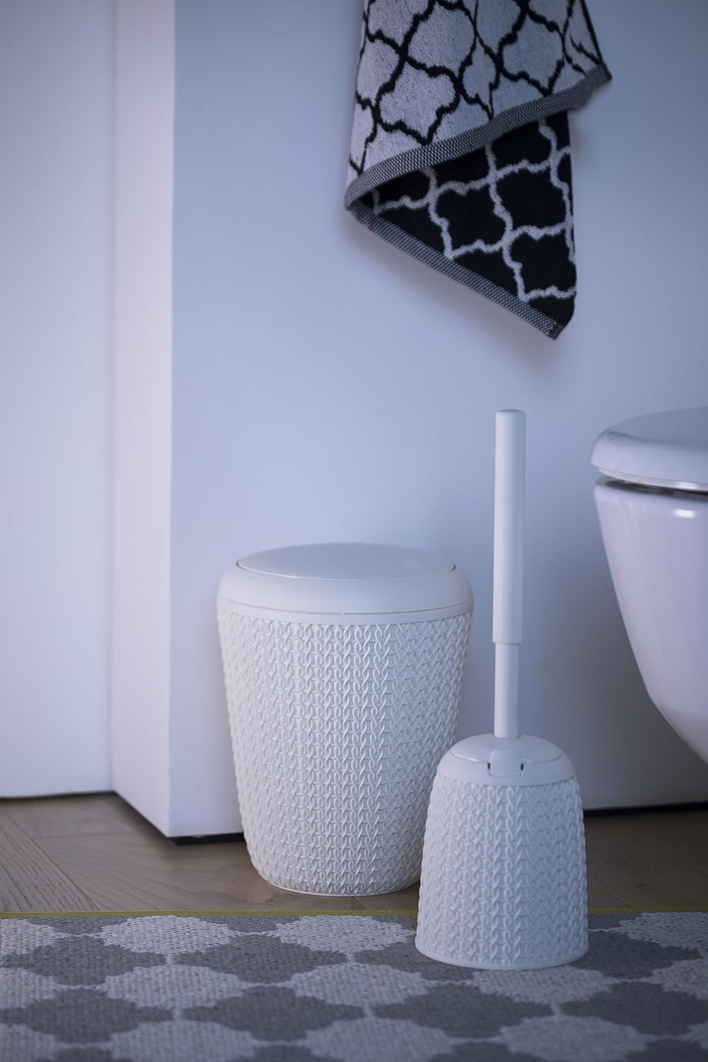 Curver Abfalleimer 6L Knit Gebrochenes Weiss 22,4 x 22,4 x 29,5 cm, Gebrochenes Weiss 22,4 x 22,4 x