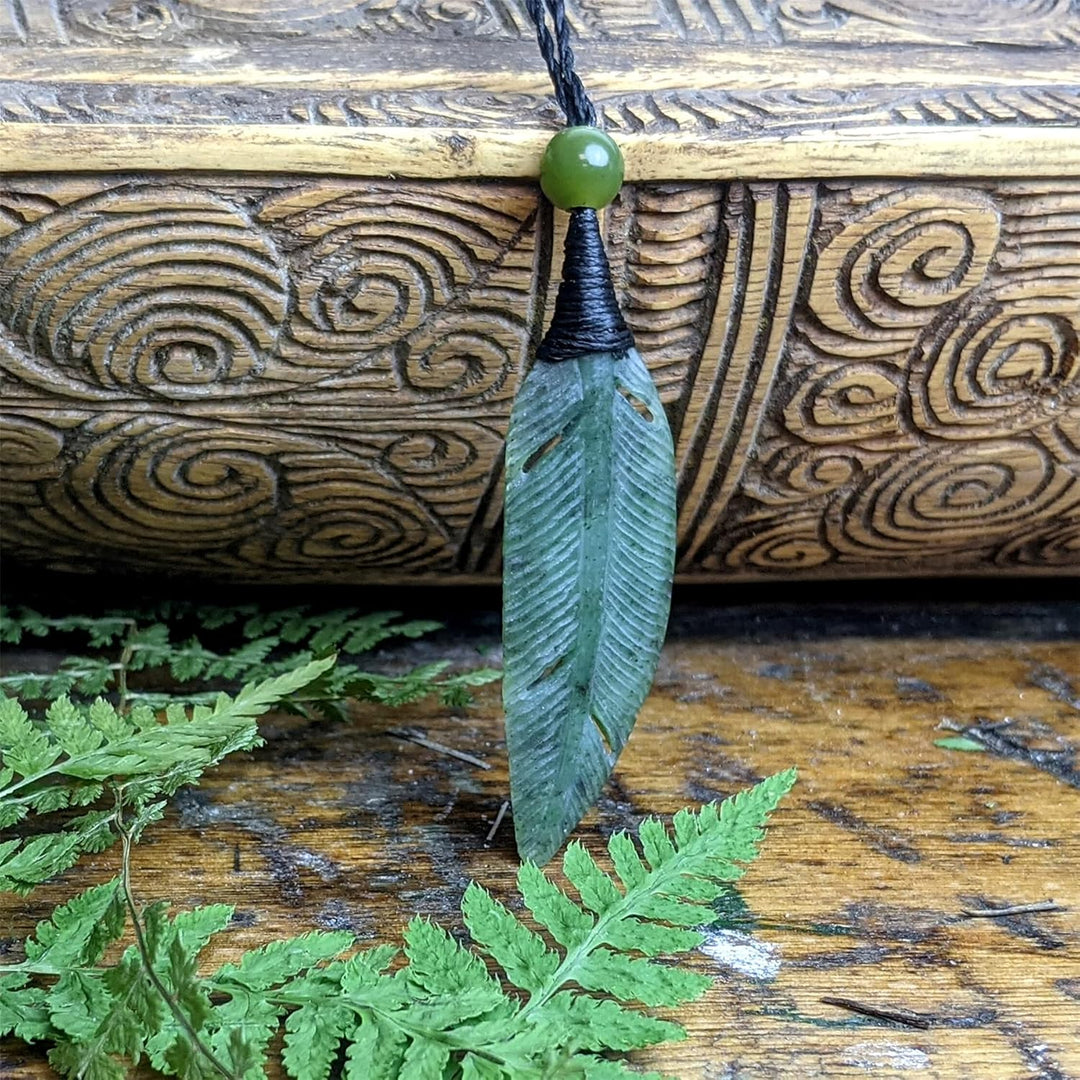 81stgeneration Anhänger Halskette Feder Blatt Handgeschnitzte Nephrit-Jade für Damen und Herren