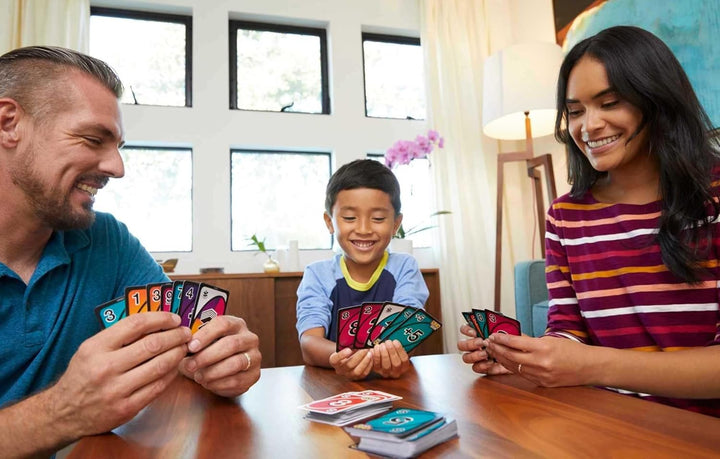 Mattel Games UNO Flip in robuster Metalldose - Das Klassische Kartenspiel mit neuem Twist, für die g