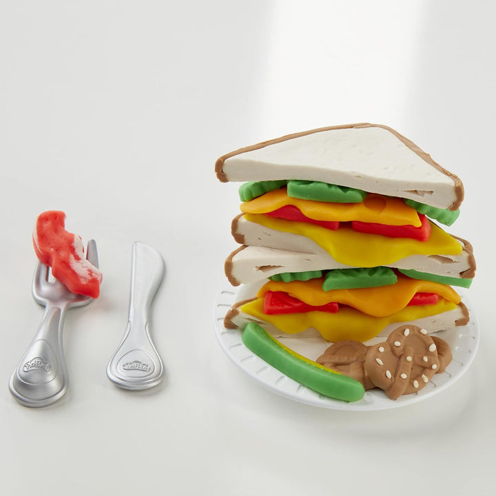 Play-Doh Kitchen Creations Sandwichmaker Set für Kinder ab 3 Jahren Elastix Knete und 6 weiteren Far