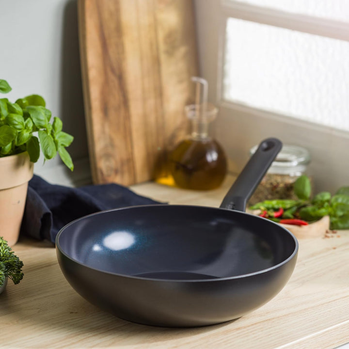 BK Blue Label Induction Antihaft-Keramik-Wok, Ø 28 cm/3,7 l, PFAS-frei, Induktionsgeeignet, Ofenfest