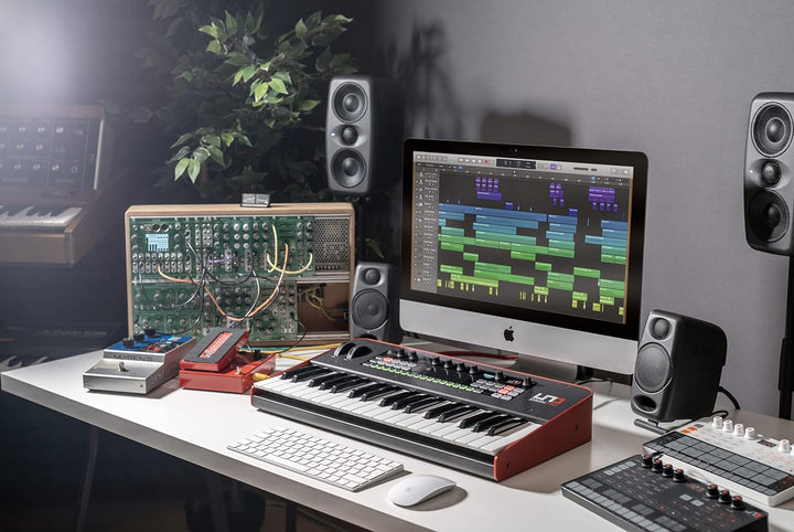 IK Multimedia UNO Synth Pro, Red and Black
