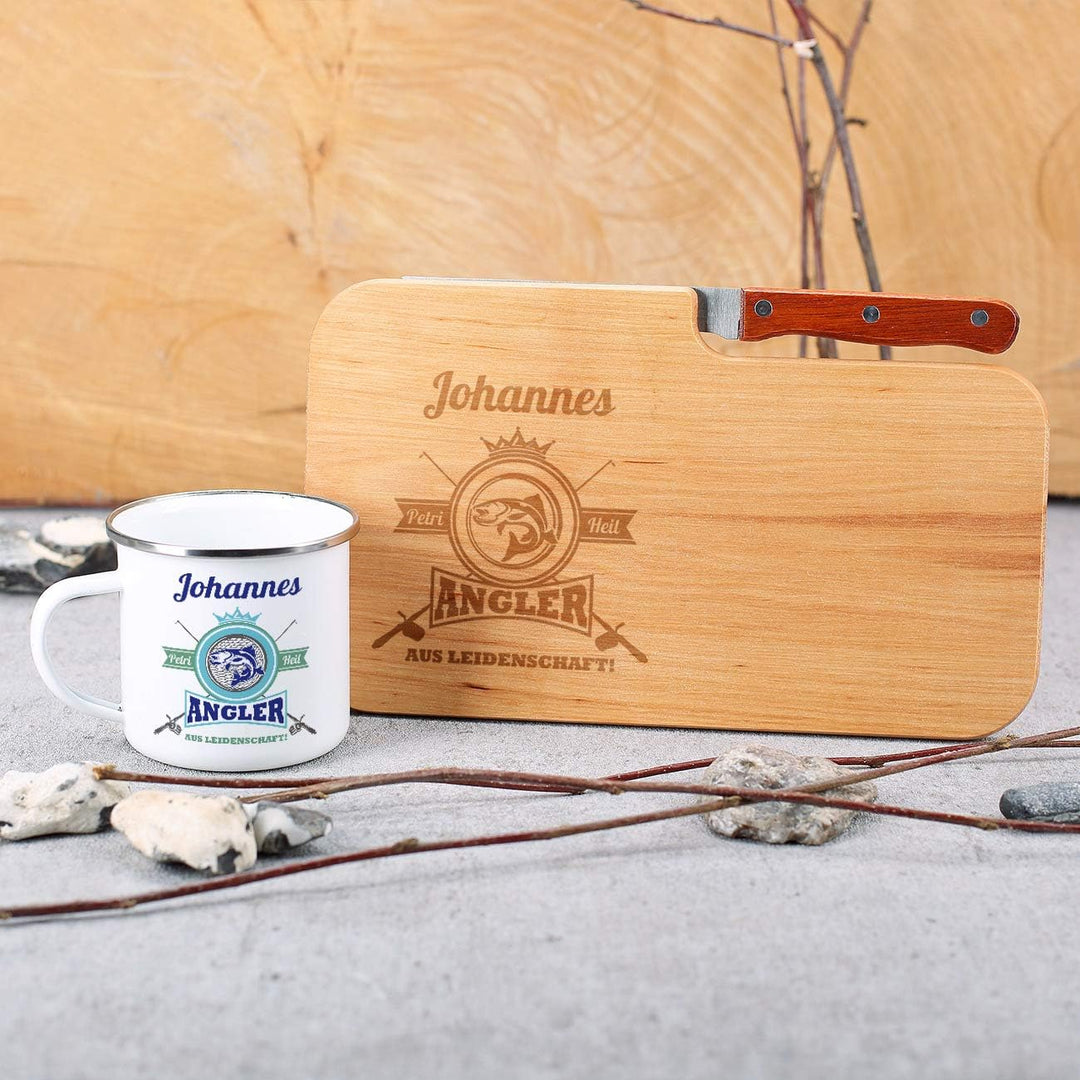 Herz & Heim® Frühstück Set für Angler mit Schneidebrettchen inklusive Messer und Emailletasse - perf