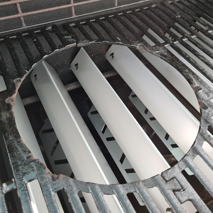 Grillrost.com Das Original Edelstahl Aromaschiene für Weber Genesis II 400er und 600er Baureihen (1