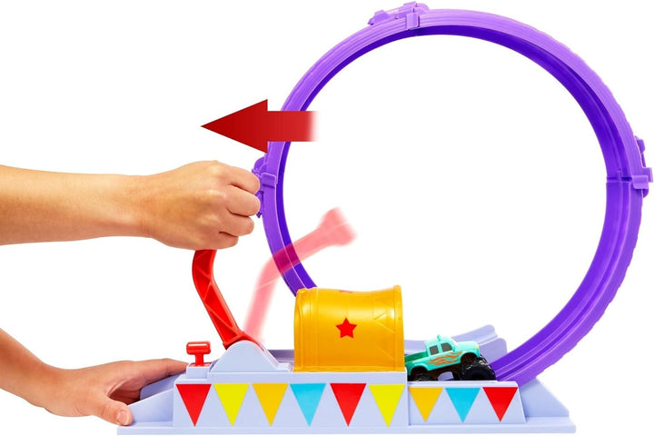Disney Pixar Cars HGV73 - On The Road Showtime Looping Spielzeugset mit Ivy Monster Truck, Raketenwe