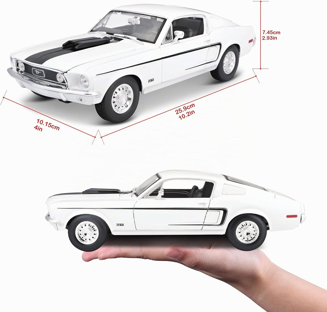 Maisto Ford Mustang GT Cobra Jet: Modellauto mit Federung, Massstab 1:18, Türen und Motorhaube beweg