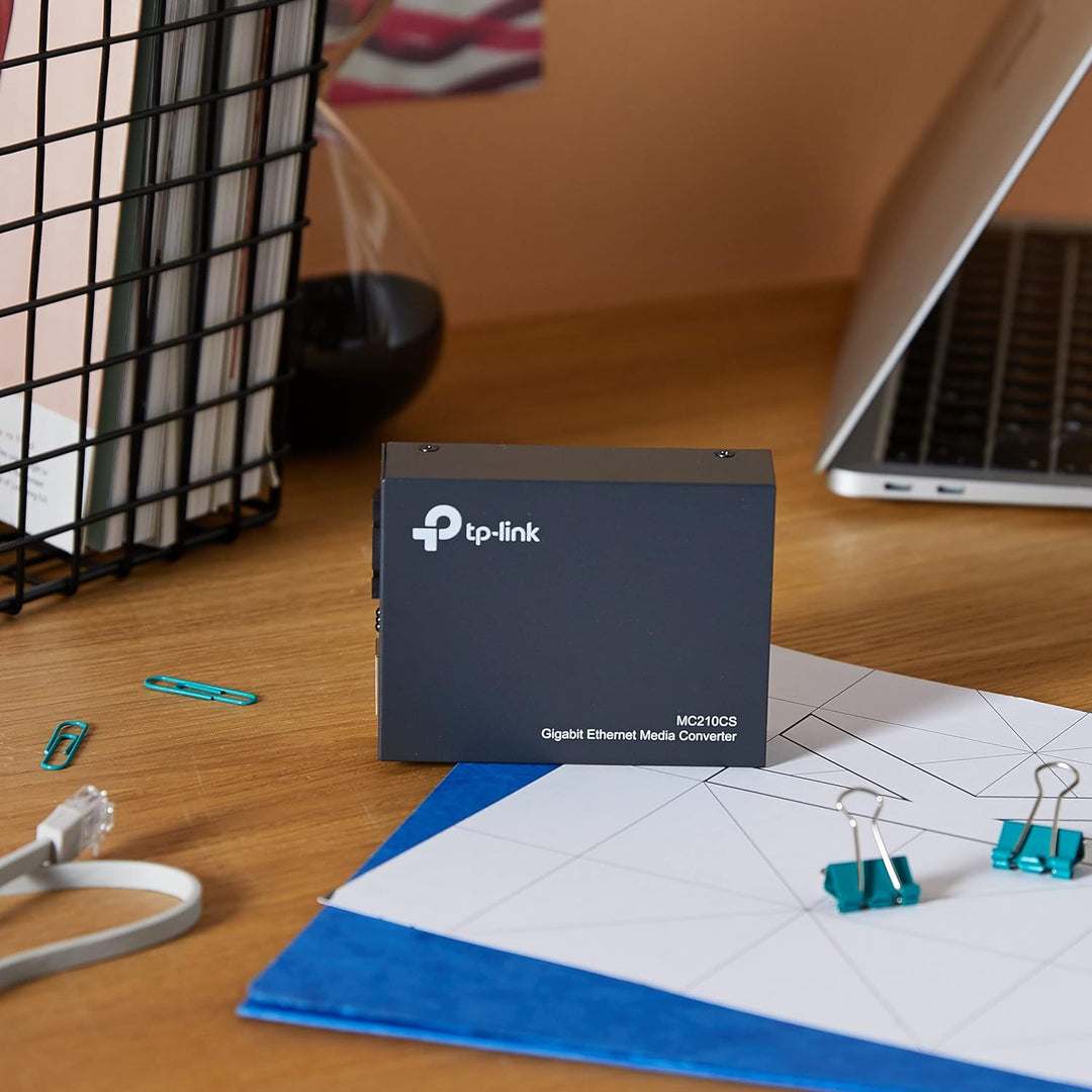 TP-Link Gigabit Single-Mode Media Converter, Complies with IEEE 802.3ab and IEEE 802.3z Extends Fibe