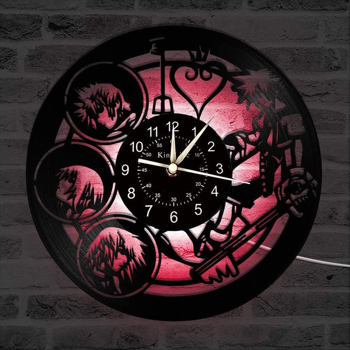 Smotly Vinyl Wanduhr, Kingdom Hearts Charakter 3D Wanddekoration grosse Uhr, LED Bunte Lichter handg