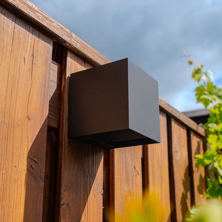 HOFTRONIC - Kansas LED Solar Wandleuchte mit Bewegungsmelder XL (15x15x15cm) - Aussenleuchte 3000K W
