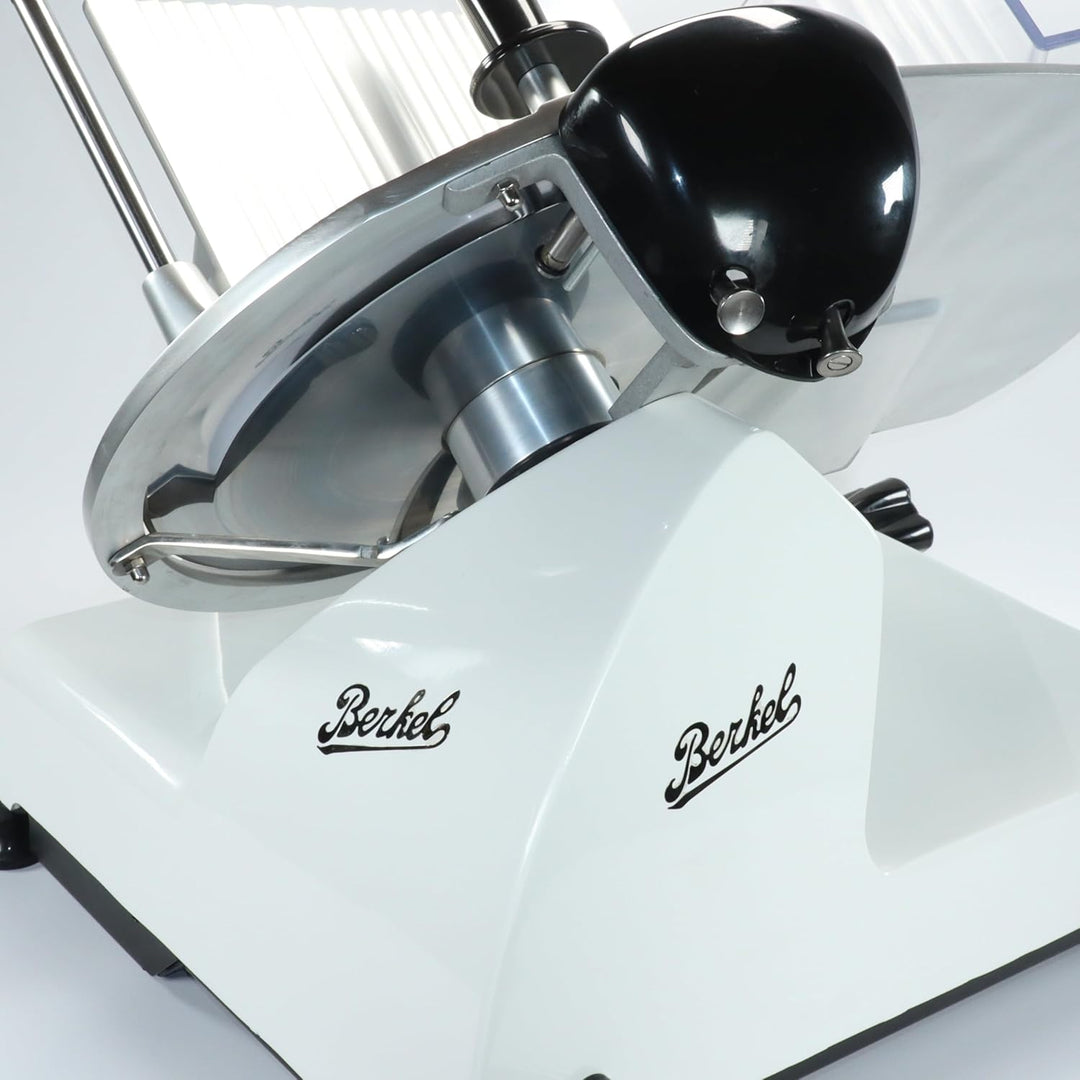 Berkel Red Line 300 Aufschnittmaschine rot - Schneidemaschine für die Küche inkl. handgefertigtes Ei