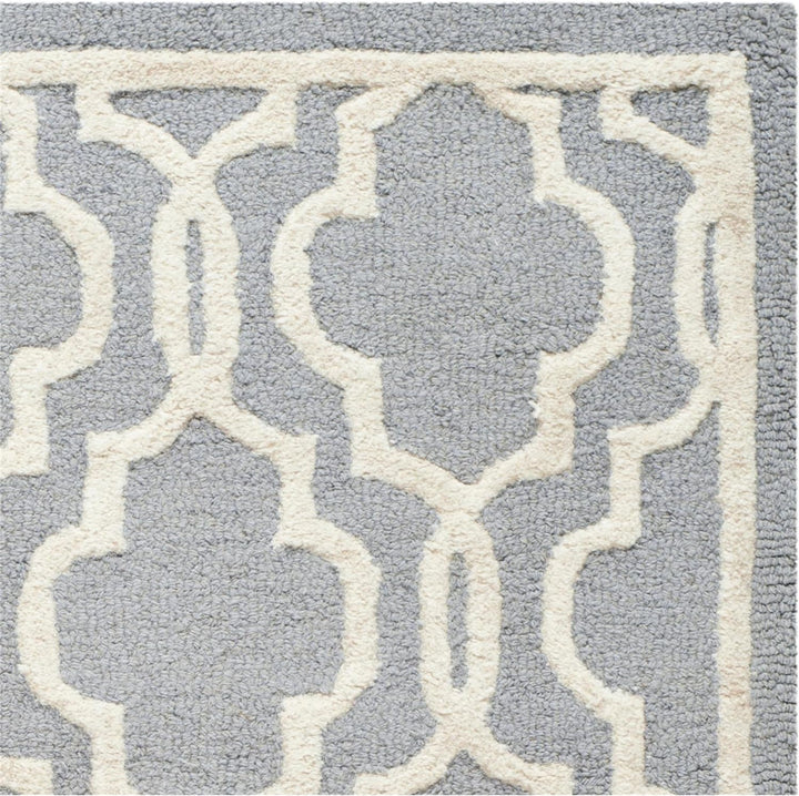 SAFAVIEH Spalier Teppich für Wohnzimmer, Esszimmer, Schlafzimmer - Cambridge Collection, Kurzer Flor