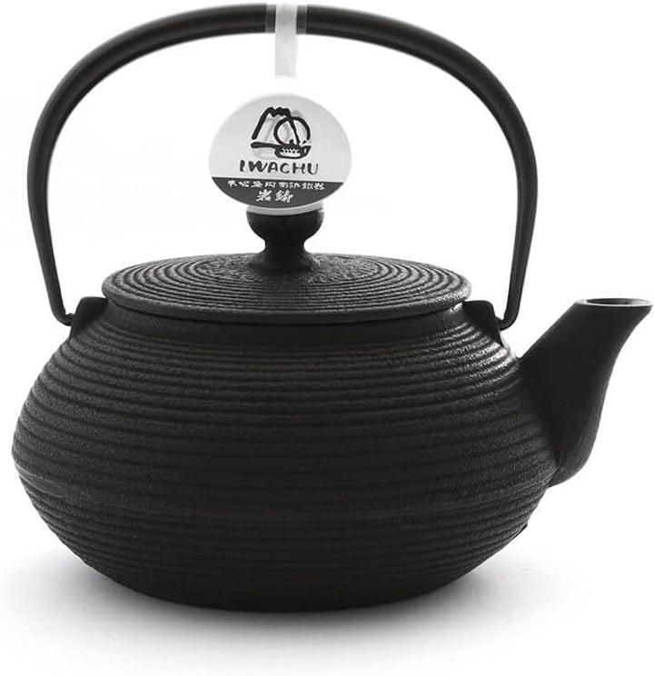 Iwachu Teekanne Gusseisen. Japanische Kyusu Senbiki, Original, Schwarz 650ml, 0,65 Liter Sieb-Einsat