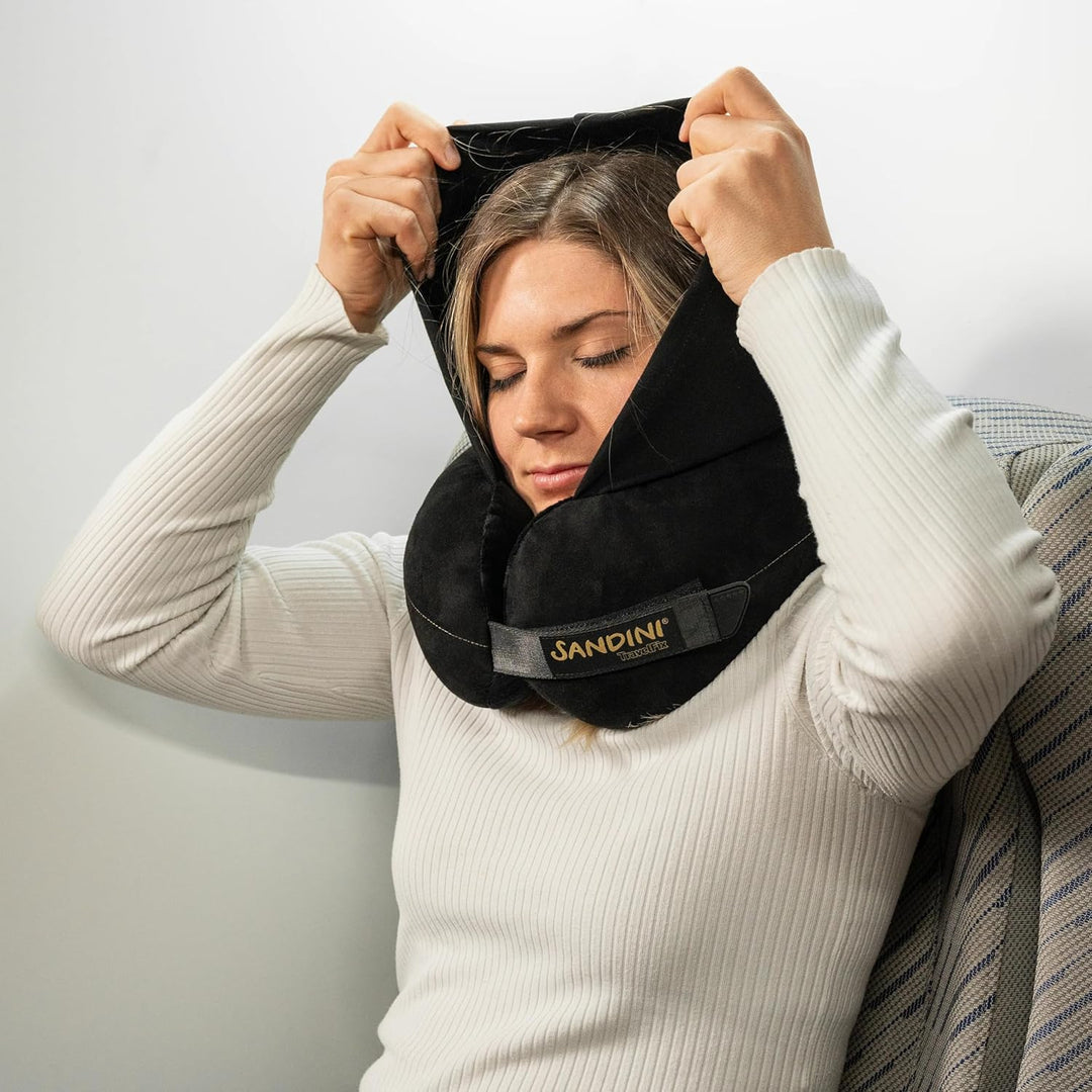 SANDINI TravelFix Hoodie Outlast – Premium Reisekissen/Nackenkissen mit ergonomischer Stützfunktion,
