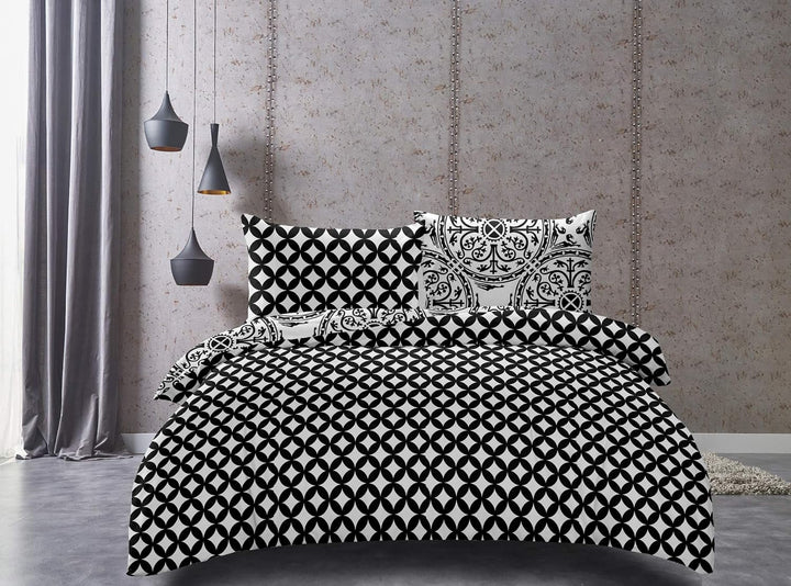 DecoKing Bettwäsche 4tlg 2 x Bettbezug 155x220 cm mit 2 Kissenbezügen 80x80 schwarz weiss geometrisc