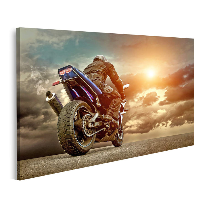 islandburner Bild auf Leinwand Mann Sitz Auf Dem Motorrad Unter Himmel Mit Wolken Bilder Wandbilder