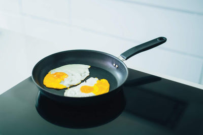 Fiskars Bratpfanne, Ø 24 cm, Für alle Kochfelder geeignet, Aluminium, Functional Form, Schwarz, 1026