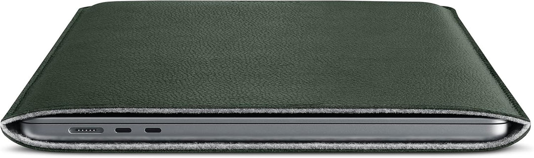 WOOLNUT lederhülle für MacBook Air 15 – Laden in der Hülle – Vollnarbenleder, Innenseite aus Wollfil