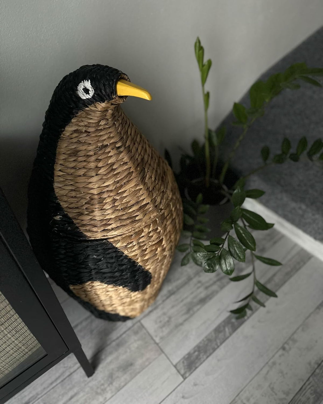Aufbewahrungskorb Wasserhyazinthe Pinguinform natürlich beige 68 cm Hadzabe