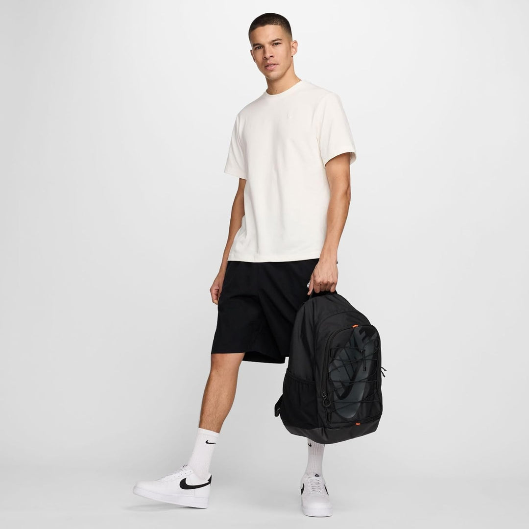 Nike Hayward Rucksack (26 L), HJ8200 Black/Black/White Einheitsgrösse, Black/Black/White Einheitsgrö