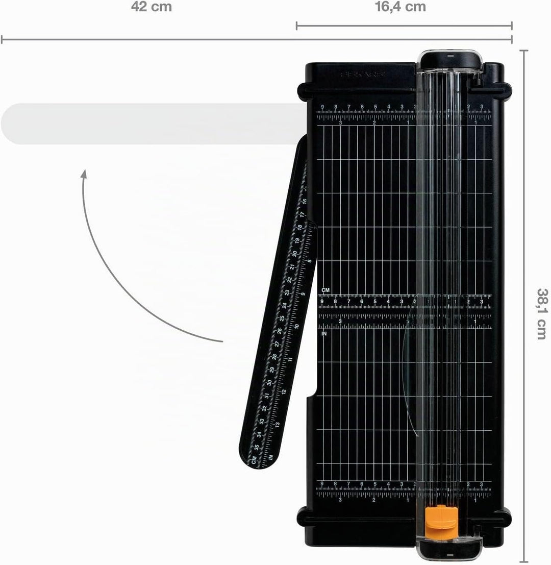 Fiskars Recycelte Papierschneidemaschine, A4, Mit titaniumbeschichteter Edelstahl-Klinge, Umweltfreu