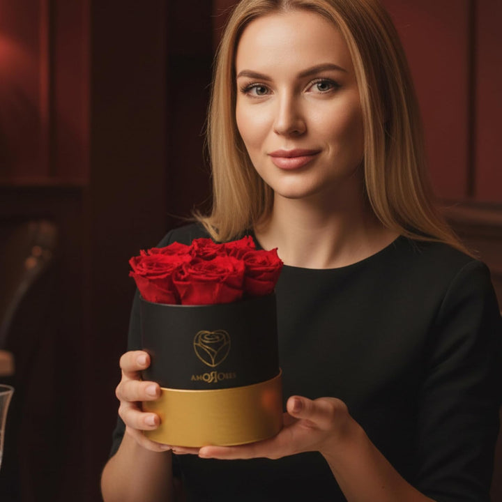 Amoroses Petite - Geschenkbox 5 ewige stabilisierte Rosen - Eleganter Strauss echter Blumen | Gesche