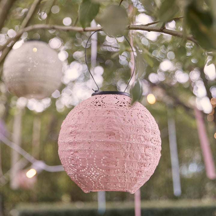 Lights4fun 3er Set Tyvek LED Pastellfarbene Solar Lampions Altrosa Violett Weiss Marokkanische Later