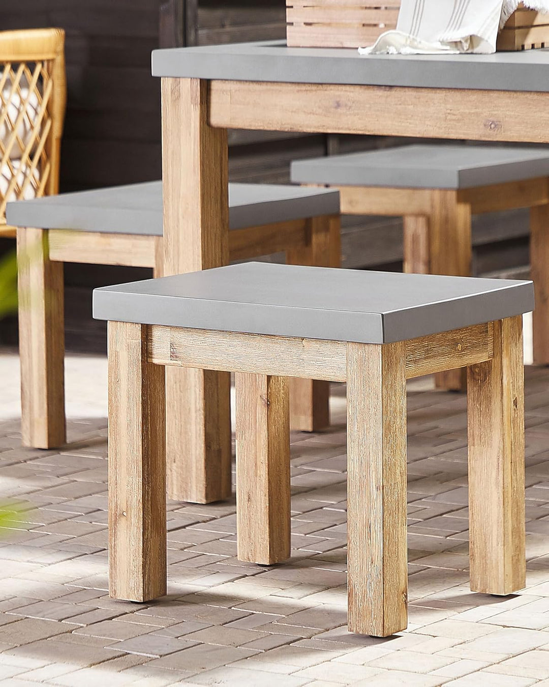 Industrieller Hocker Faserzement Akazienholz grau / heller Holzfarbton Ostuni