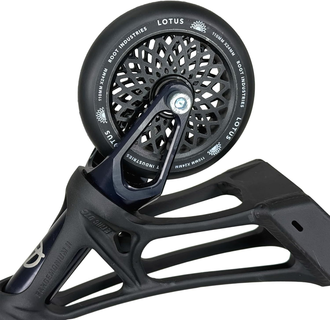 Root Industries Lotus Stunt-Scooter Rolle 110mm + Fantic26 Sticker (Schwarz/Pu Schwarz), Schwarz/Pu