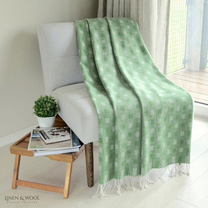 Linen & Cotton Warme Decke Wolldecke Merino Wohndecke Kuscheldecke Emma mit Karomuster - 100% Weiche