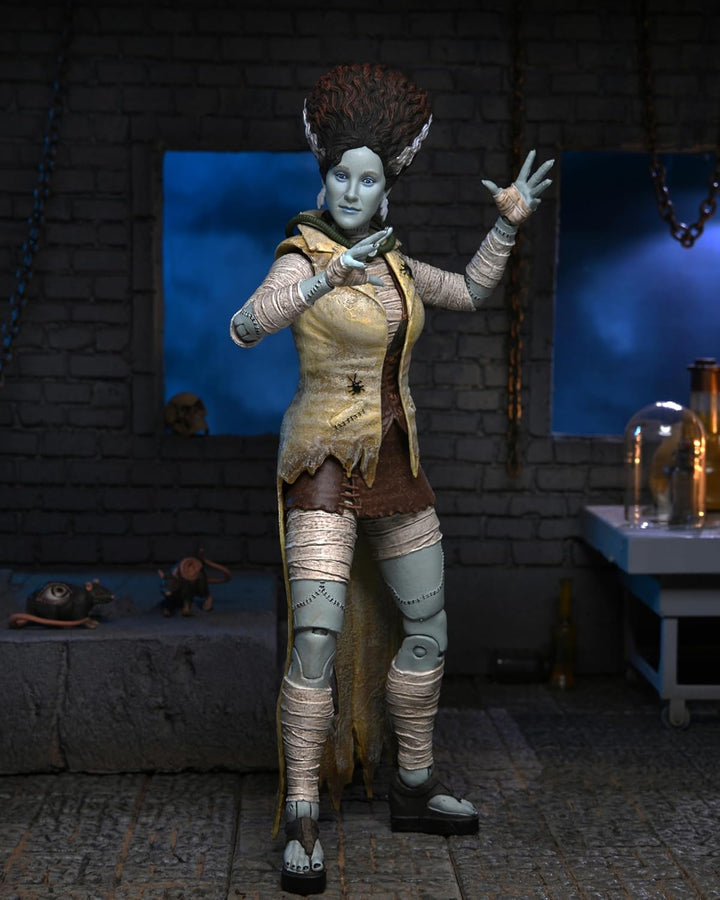 Générique NECA – Universal Monster vs TMNT April as The Bride of Frankenstein Ultimate 7 Action Figu