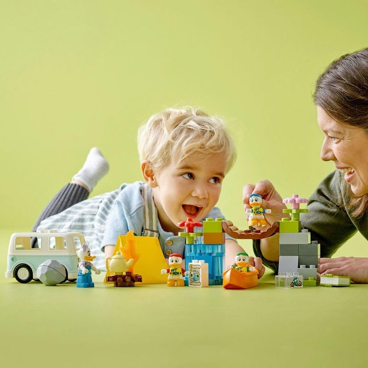 LEGO 10997 DUPLO Disney Mickey and Friends Camping-Abenteuer Set mit Wohnmobil, Kanu und Daisy Duck