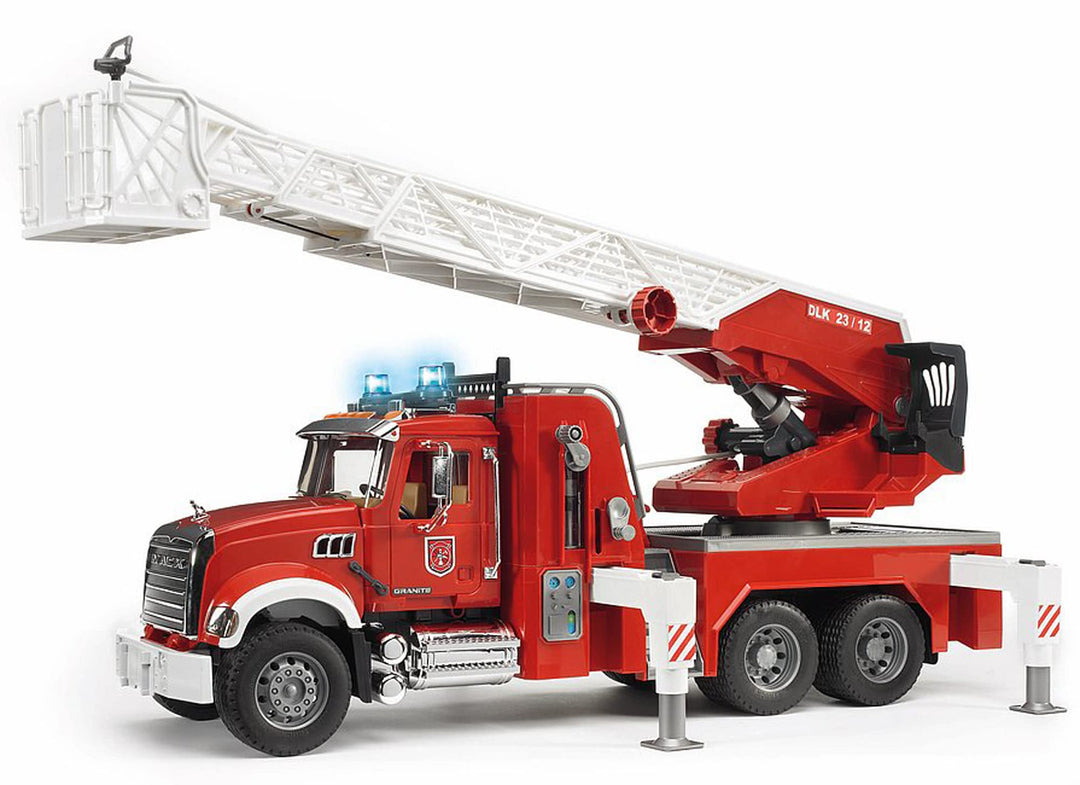 bruder 02821 - Mack Granite Feuerwehrleiterwagen mit Pumpe - 1:16 Einsatzfahrzeug Feuerwehrauto Notr