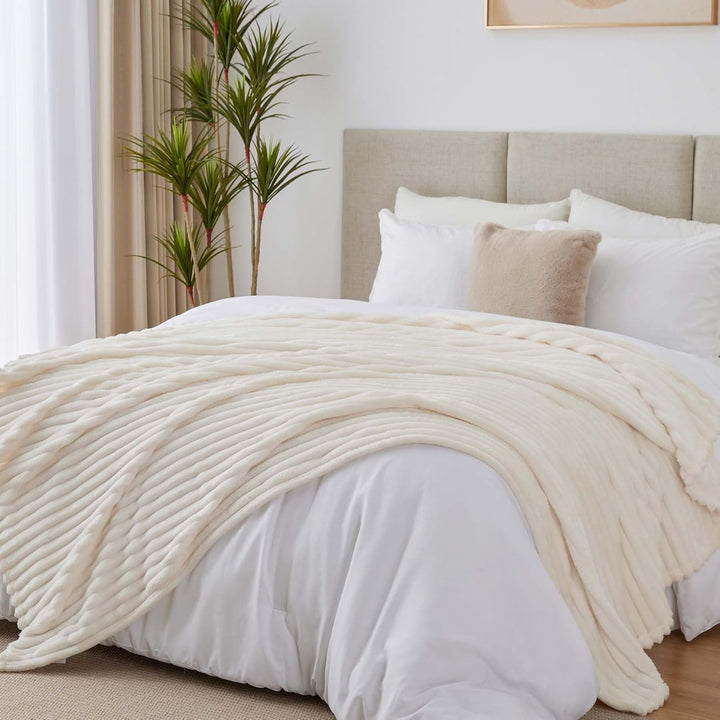 BEDELITE Fleece-Überwurfdecke für Couch–300 g/m², weiche warme Flauschige Kingsize-Decke, dekorative