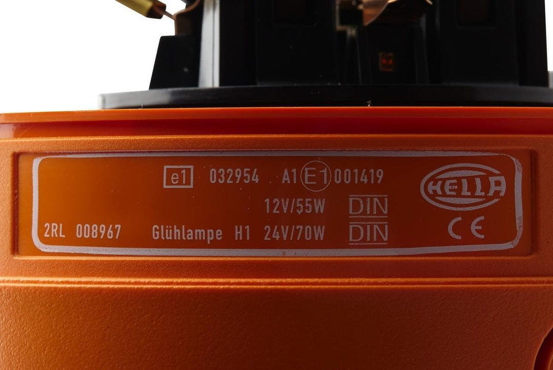 HELLA - Halogen-Rundumkennleuchte - KL JuniorPlus - 24V - gelb - Rohrstutzen - Menge: 1 - 2RL 008 96