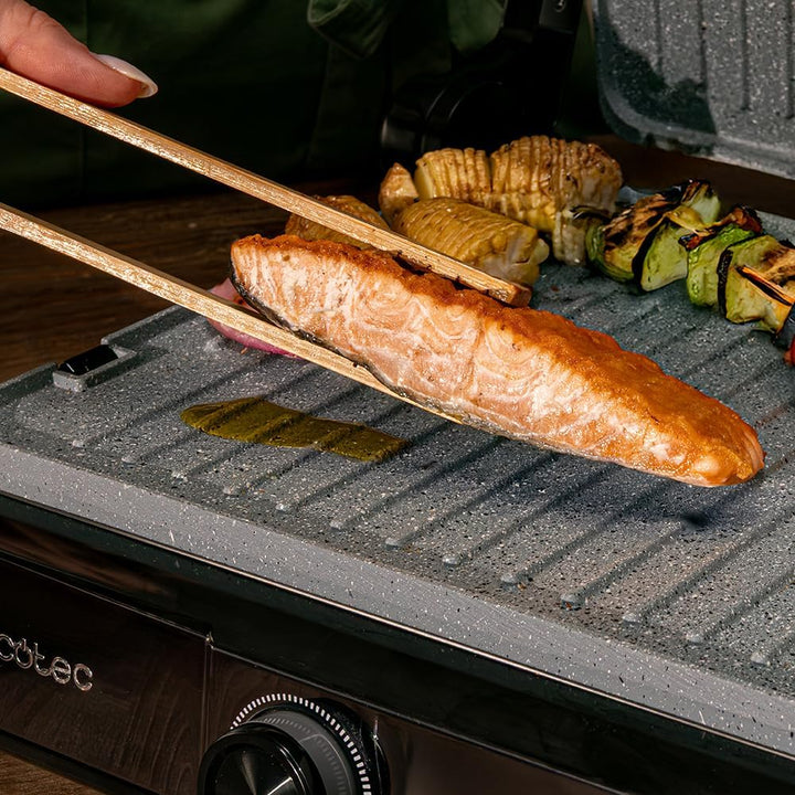 Cecotec Rock'nGrill 2200 Dual-Elektrogrill mit Grill, 2200 W, Öffnung 180°, Dual Temp, RockStone, An